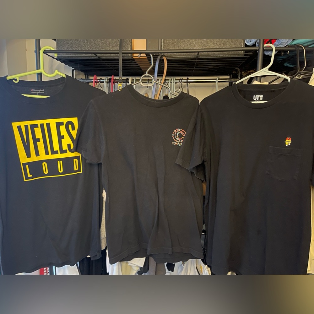 Multiple brand T-shirt bundle +  2 more random t-shirts
